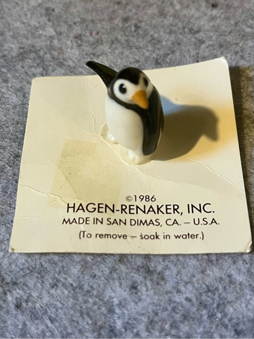 1986 Hagen-Renaker Miniature Penguin Glass Figurine On Card